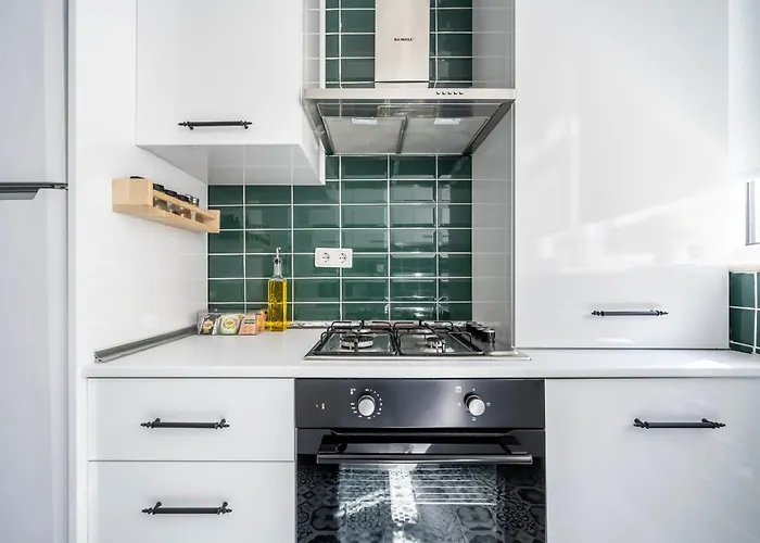 Beyond The Bosphorus #4 * Istanboel